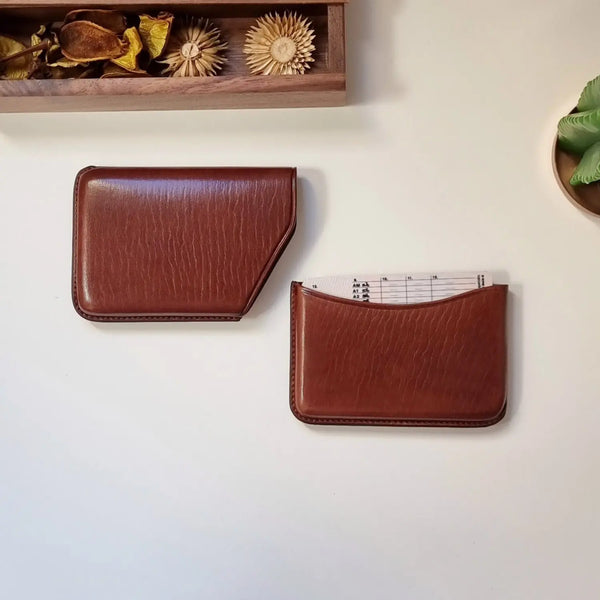 Cartera pequeña personalizada en cuero para hombre, ideal como regalo elegante