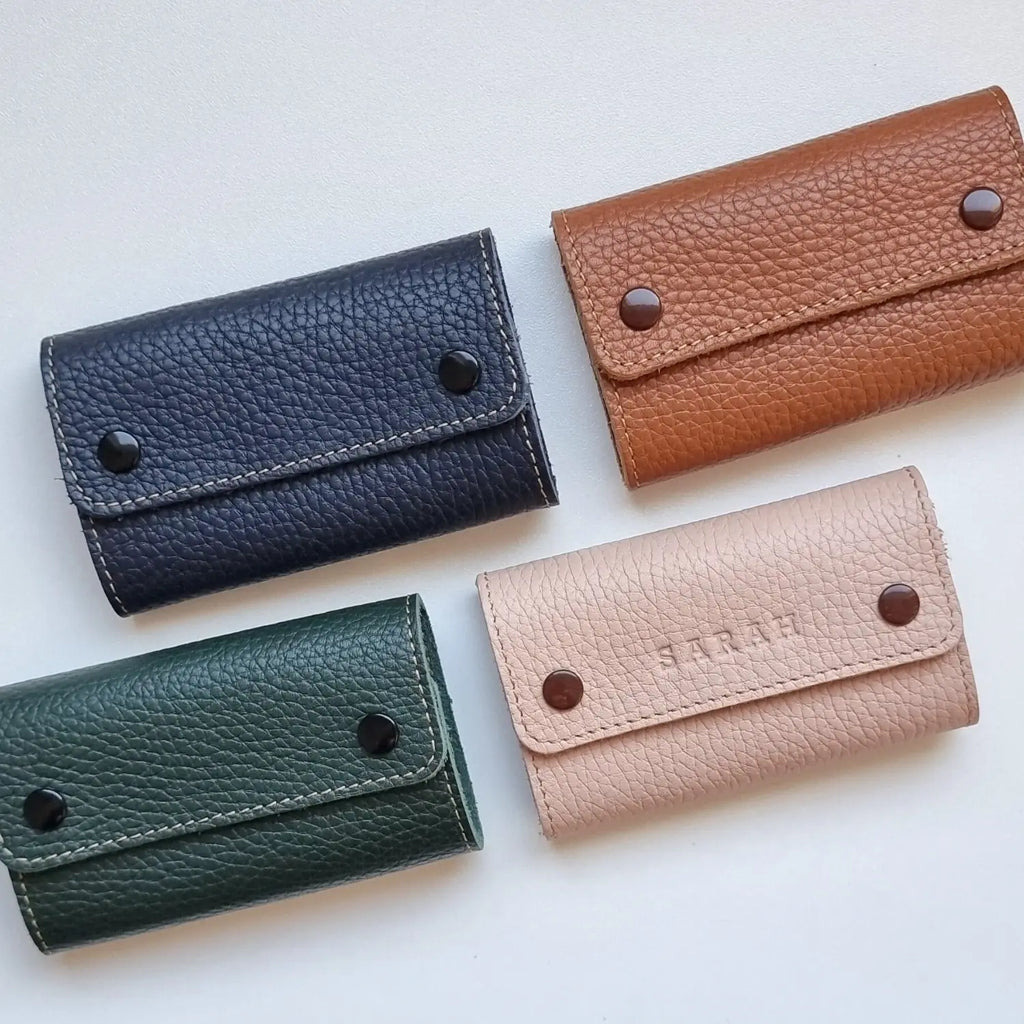 Soft full grain leather key holder customized with name or monogram
