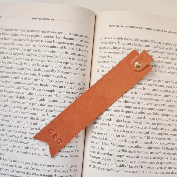 Leathergoods43 – Elegant Bookmark Crafted from Fine Leather